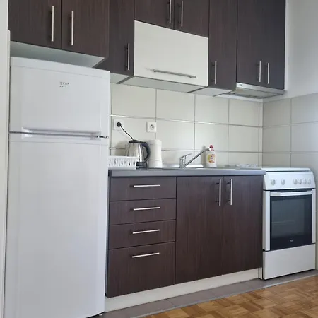 Luxor Apartman *